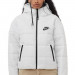 Жіноча куртка Nike W NSW SYN TF RPL HD JKT DX1797-121 - зображення 1 Фото Жіноча куртка Nike W NSW SYN TF RPL HD JKT DX1797-121 - зображення 1
