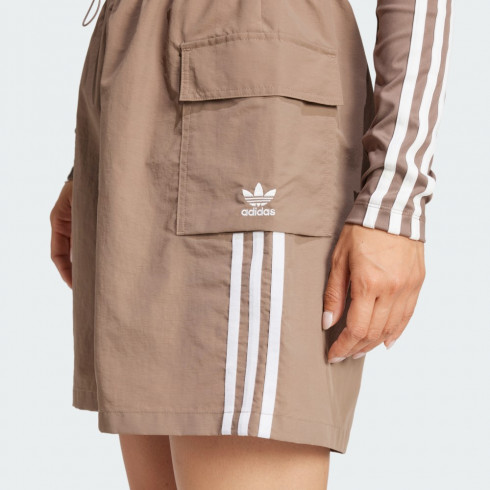 Жіночі шорти Adidas Adicolor Cargo Originals JC8132 - зображення 3 Фото Жіночі шорти Adidas Adicolor Cargo Originals JC8132 - зображення 3
