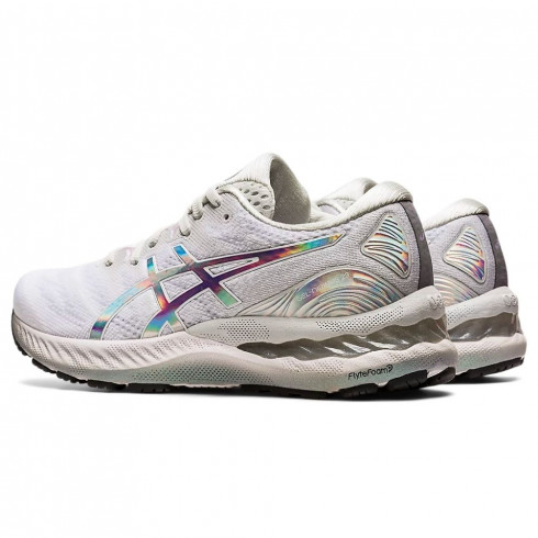 Фото Жіночі бігові кросівки Asics GEL-NIMBUS 23 PLATINUM 1012B132-020 - зображення 4