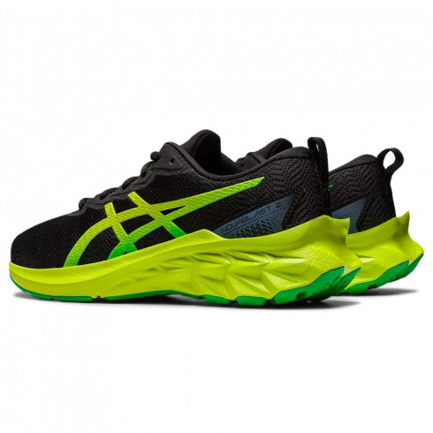 Фото Дитячі бігові кросівки Asics NOVABLAST 2 GS 1014A235-004 - зображення 2