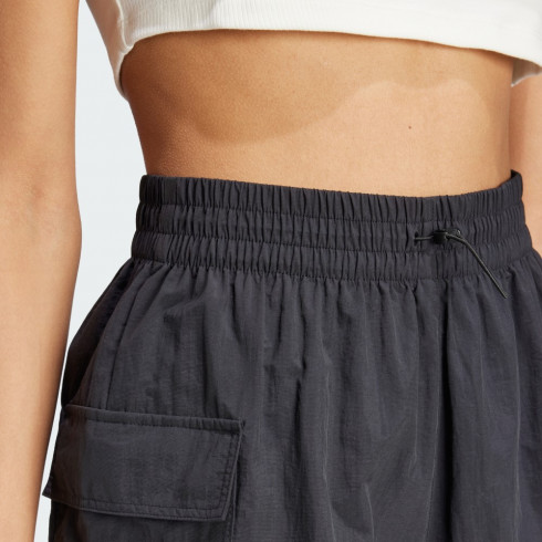 Жіночі шорти Adidas Adicolor Cargo Originals JH1077 - зображення 4 Фото Жіночі шорти Adidas Adicolor Cargo Originals JH1077 - зображення 4