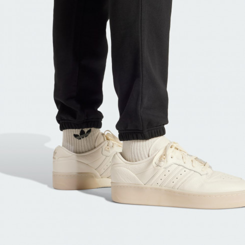 Чоловічі джогери Adidas Essentials French Terry Originals JD2422 - зображення 5 Фото Чоловічі джогери Adidas Essentials French Terry Originals JD2422 - зображення 5