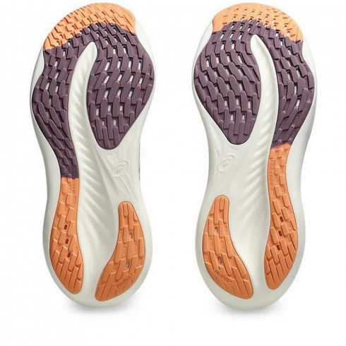 Фото Жіночі бігові кросівки Asics GEL-NIMBUS 26 1012B601-250 - зображення 4