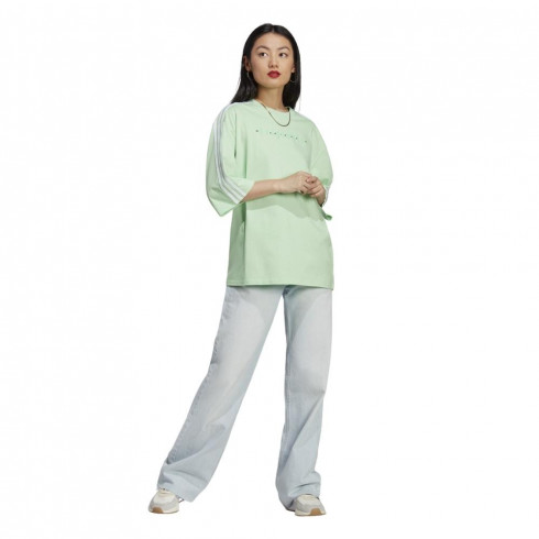 Жіноча футболка Adidas Oversized IQ3403 - зображення 4 Фото Жіноча футболка Adidas Oversized IQ3403 - зображення 4