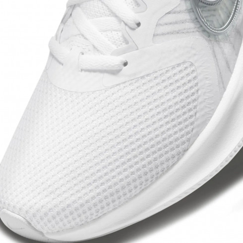 Жіночі бігові кросівки Nike Wmns Downshifter 11 CW3413-100 - зображення 3 Фото Жіночі бігові кросівки Nike Wmns Downshifter 11 CW3413-100 - зображення 3