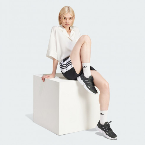 Жіночі шорти Adidas Adibreak Originals IU2518 - зображення 3 Фото Жіночі шорти Adidas Adibreak Originals IU2518 - зображення 3