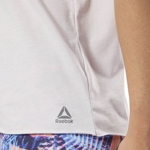 Фото Футболка жіноча Reebok Distressed CZ9487 - зображення 5